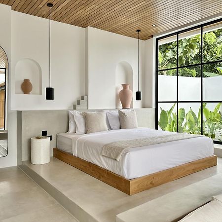 Uluwatu The Suites By The Young Villas מראה חיצוני תמונה