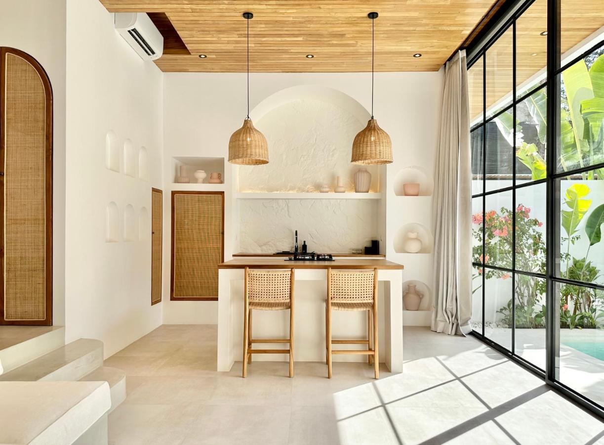 Uluwatu The Suites By The Young Villas מראה חיצוני תמונה