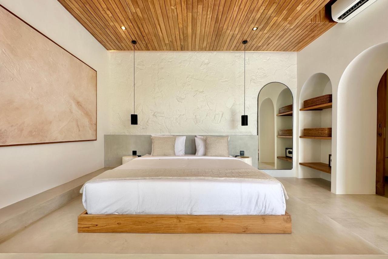 Uluwatu The Suites By The Young Villas מראה חיצוני תמונה